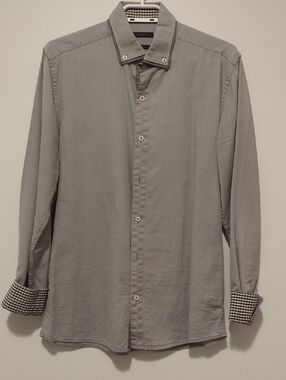 RW&CO. Men's Light Gray Button-Down Shirt with Contrast Cuffs